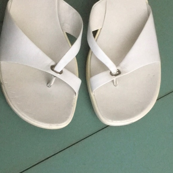 Nine West Nweleni White Thong Sandals Sz 8M - Picture 2 of 8